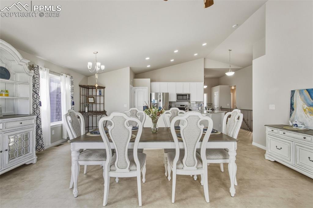 Image 9 of 48: Dining Area