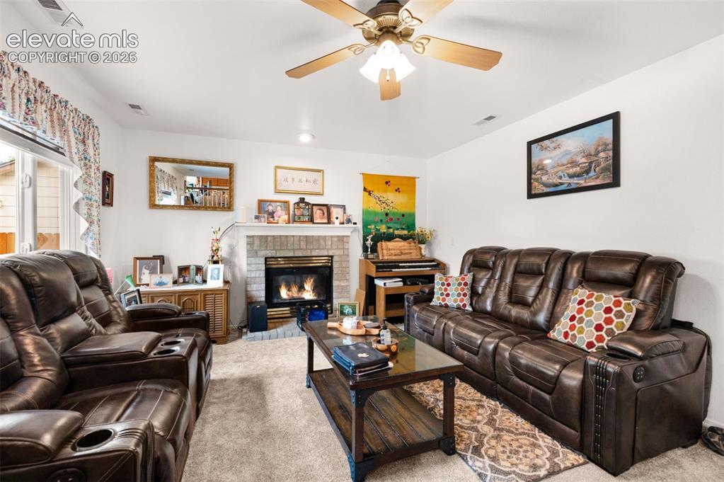 Image 17 of 42: Comfortable floor plan!