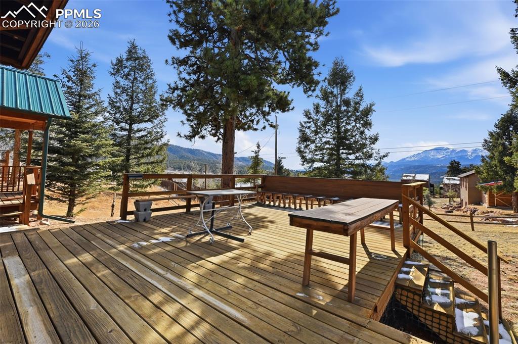 Image 13 of 30: Deck