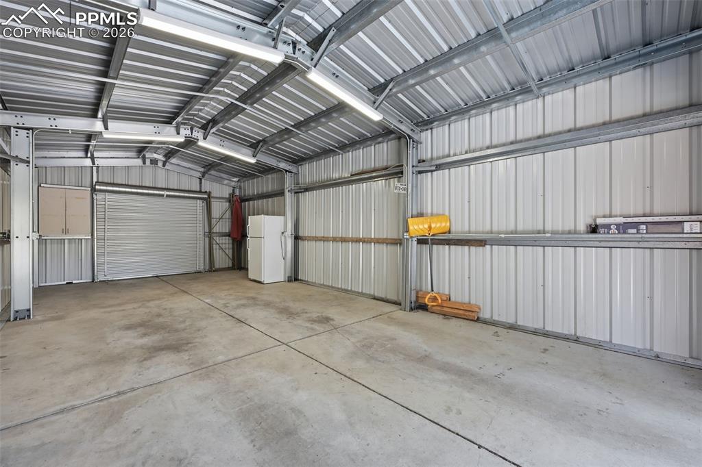 Image 30 of 30: Garage