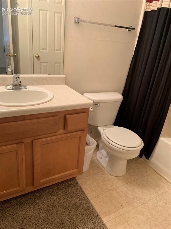 Image 5 of 5: Bathroom
