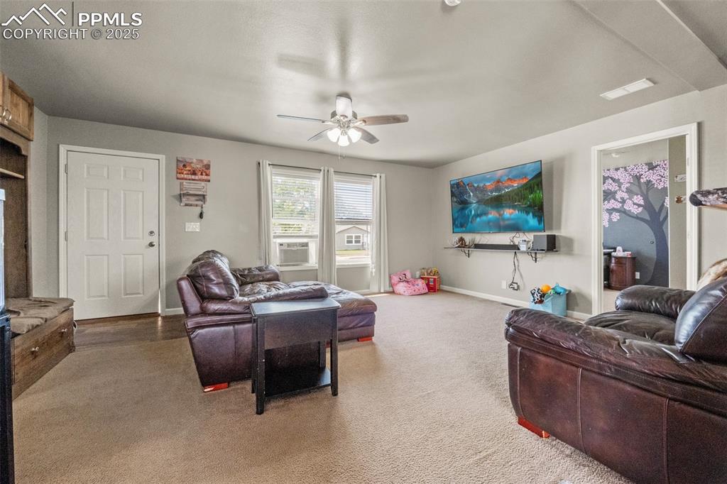 Image 14 of 45: Living Room