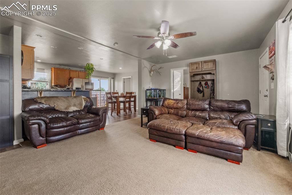 Image 15 of 45: Living Room