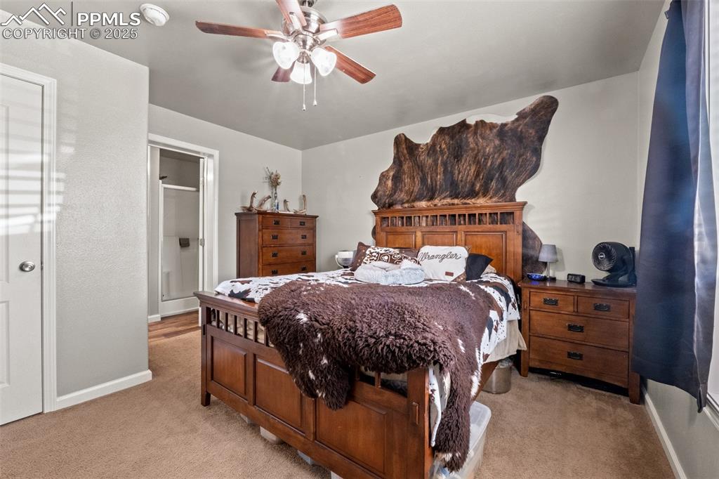 Image 42 of 45: Bedroom