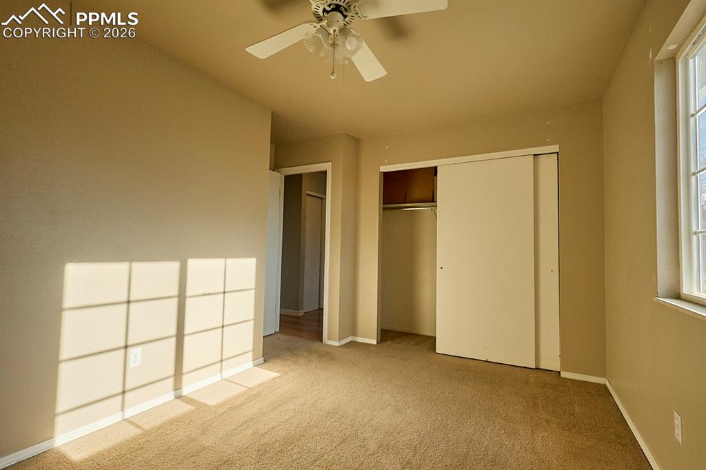 Image 16 of 34: Bedroom