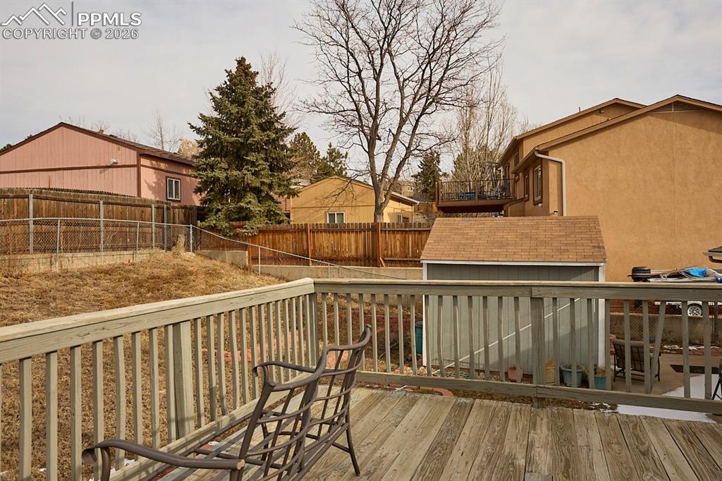 Image 30 of 34: Deck