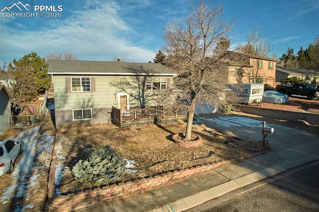 Image 4 of 34: Front of Structure