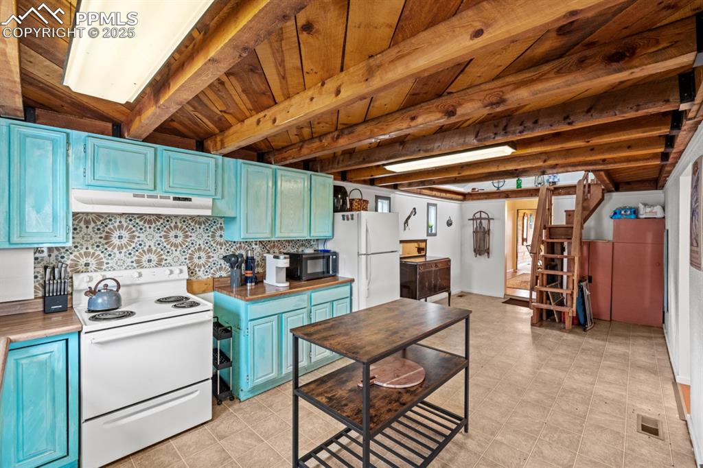 Image 3 of 15: Kitchen