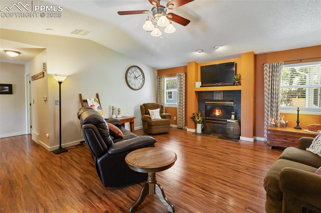 Image 15 of 47: Living Room