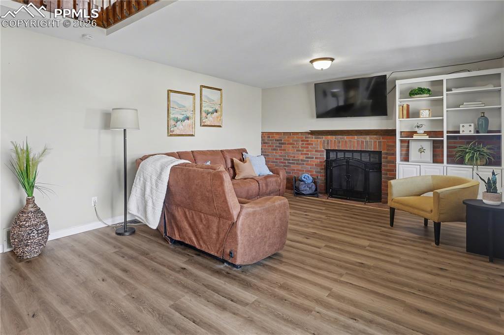 Image 18 of 49: Family Room