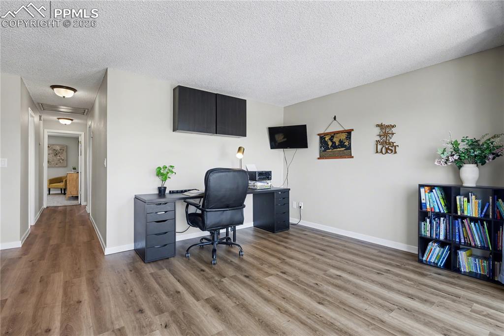 Image 25 of 49: Loft