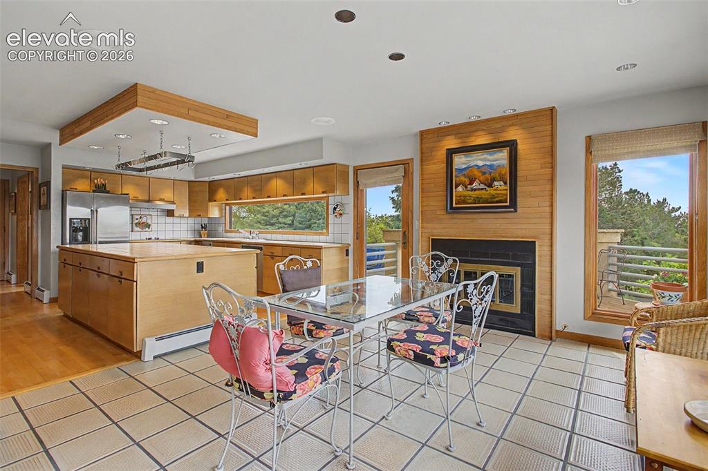Image 19 of 31: Breakfast Area
