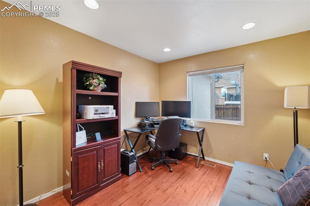Image 13 of 29: Office