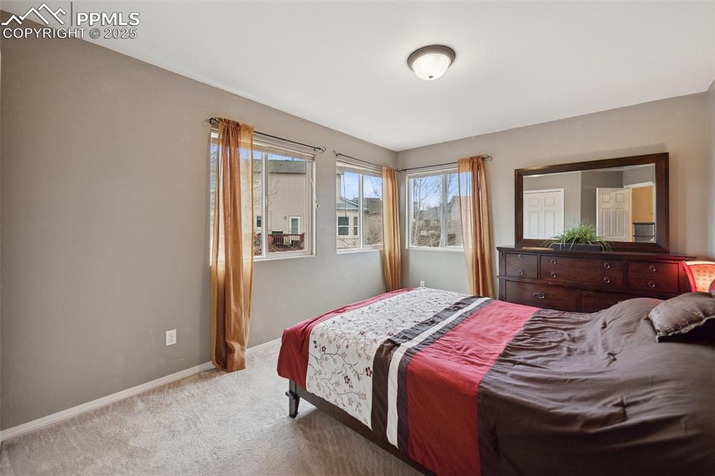 Image 19 of 29: Bedroom