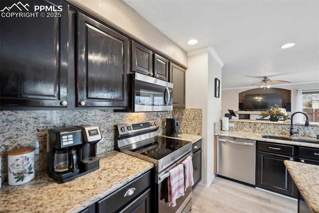 Image 7 of 29: Kitchen