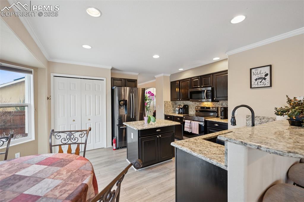 Image 9 of 29: Kitchen