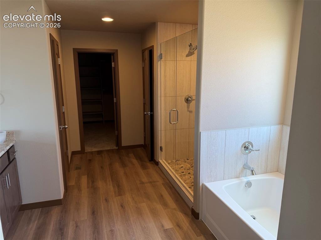 Image 11 of 20: Bathroom