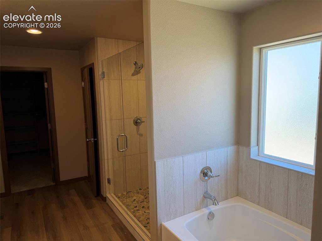 Image 19 of 20: Bathroom