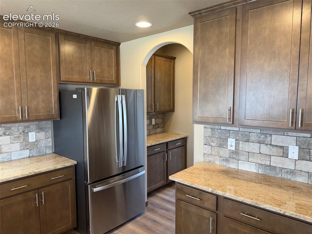 Image 4 of 20: Kitchen