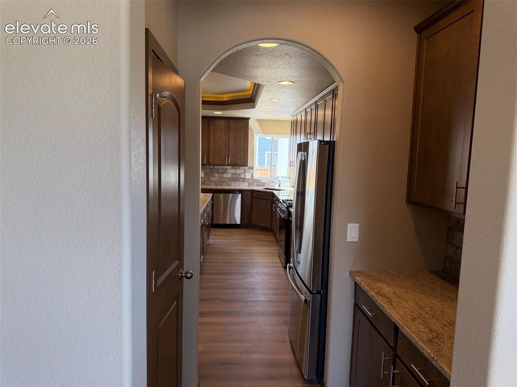 Image 6 of 20: Kitchen