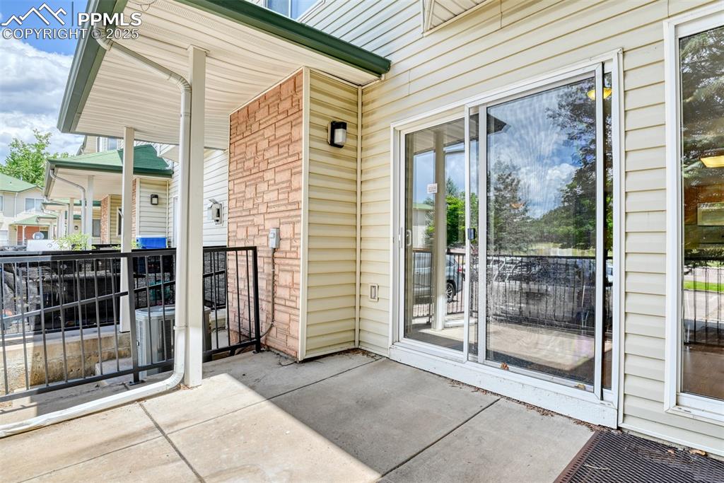 Image 4 of 32: Property entrance with covered porch