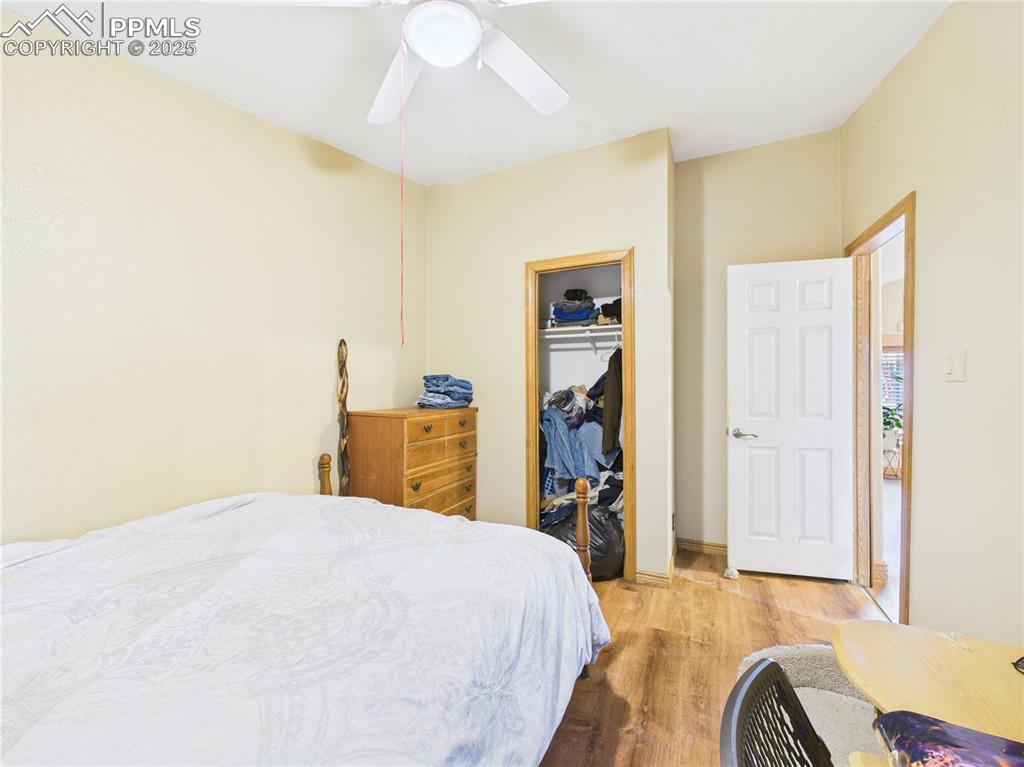 Image 30 of 36: Bedroom