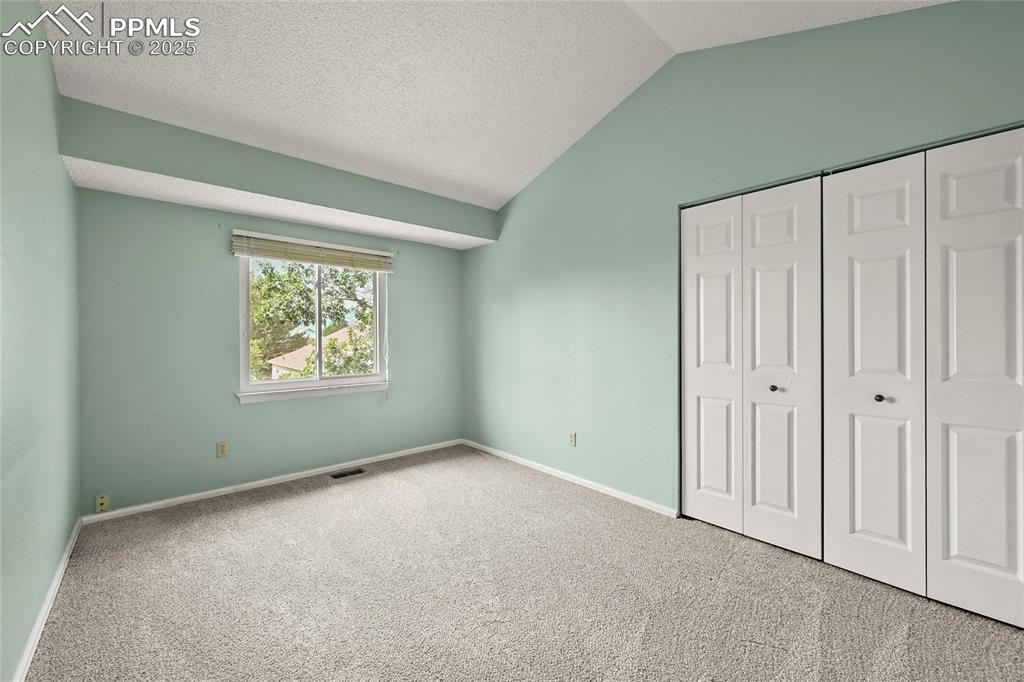 Image 19 of 33: Bedroom