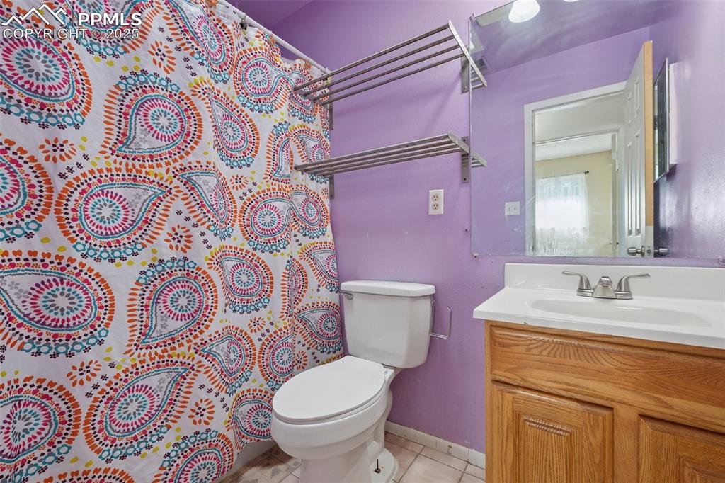 Image 27 of 41: UPSTAIRS BATHROOM