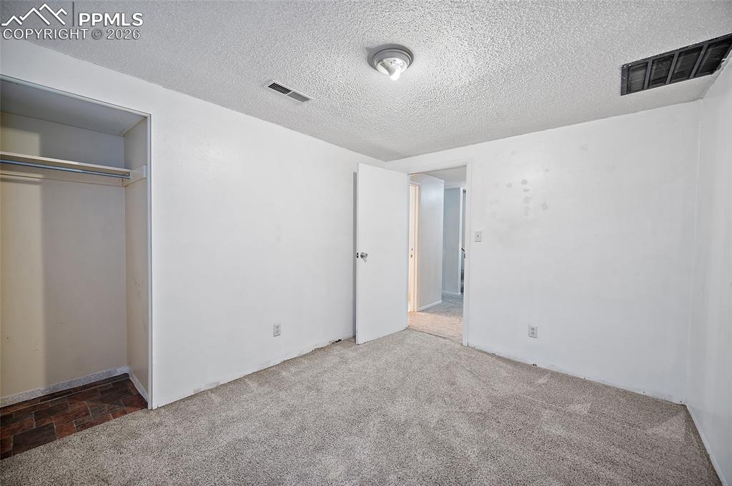 Image 45 of 50: Bathroom