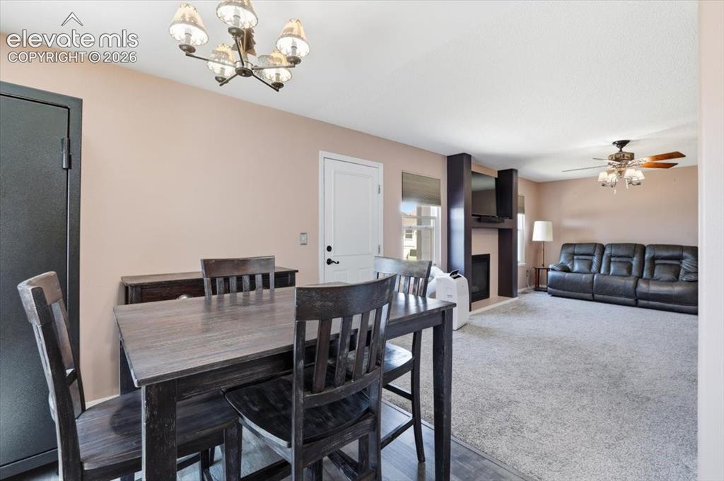 Image 11 of 31: Dining Area