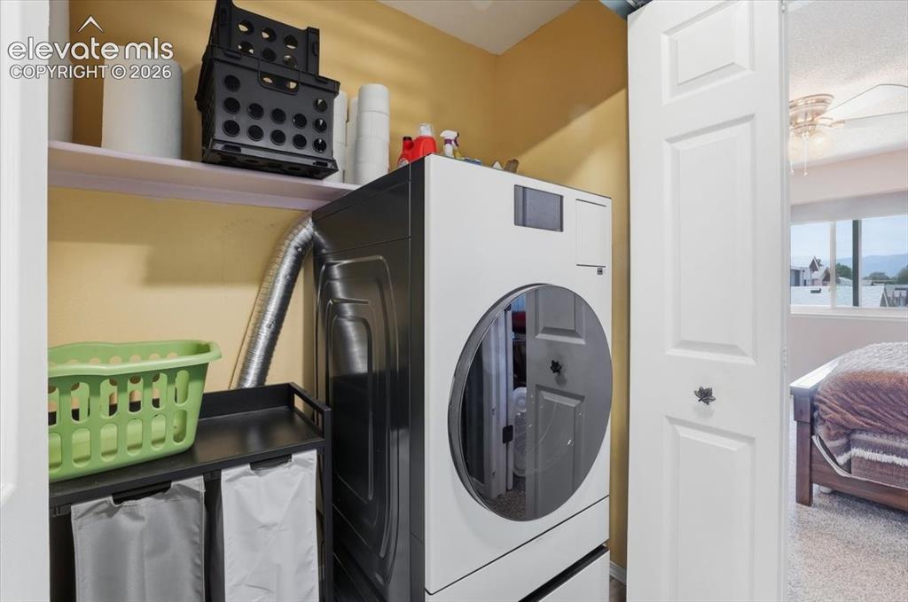 Image 17 of 31: Laundry