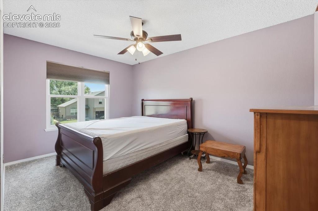 Image 18 of 31: Bedroom