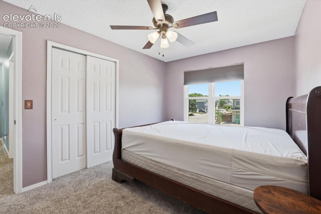 Image 19 of 31: Bedroom