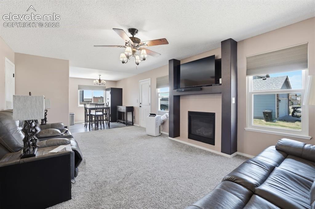 Image 8 of 31: Living Room