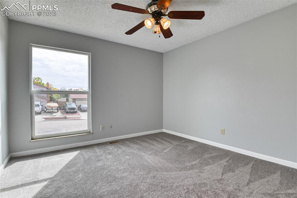 Listing 8594063, Image 13 of 34