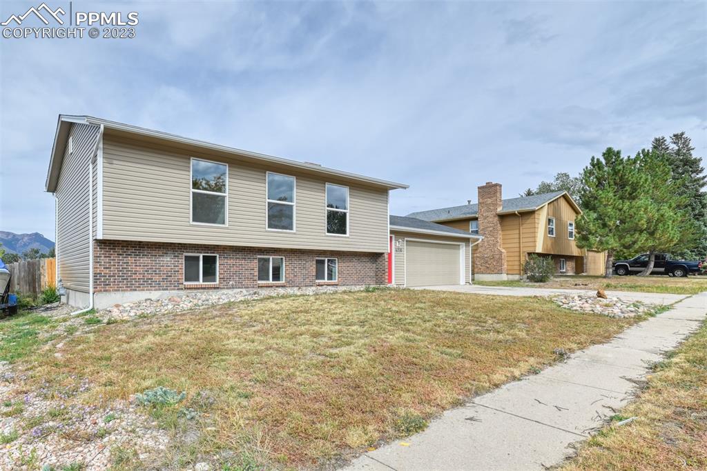 Listing 8594063, Image 2 of 34