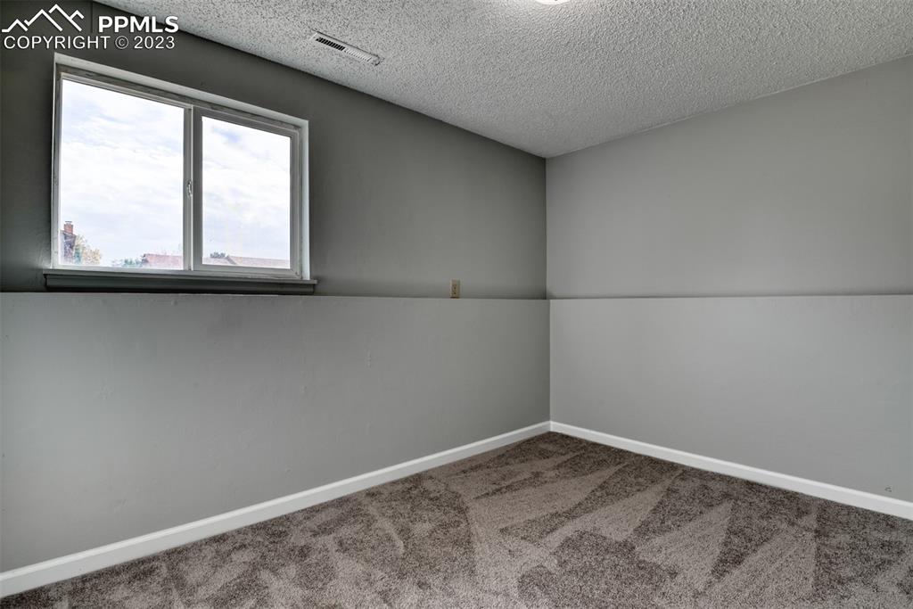 Listing 8594063, Image 24 of 34