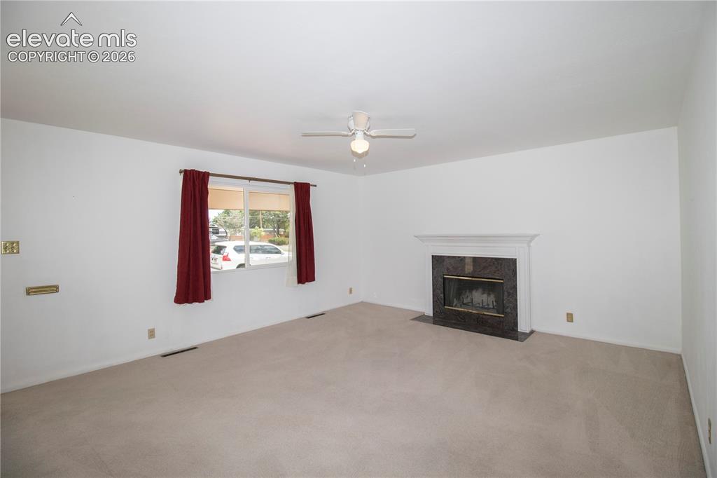 Image 6 of 33: Living Room