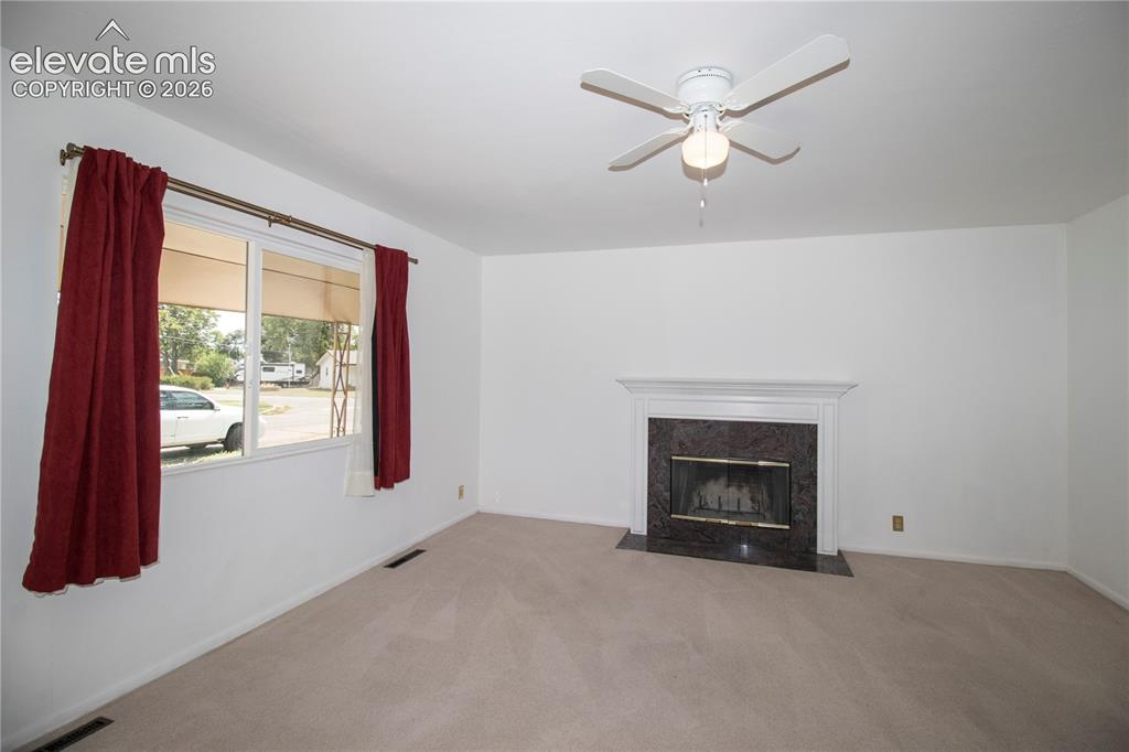 Image 7 of 33: Living Room