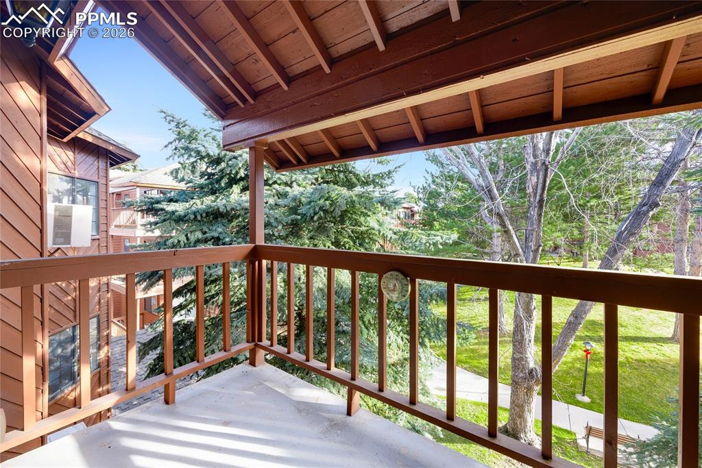 Image 16 of 17: View of deck