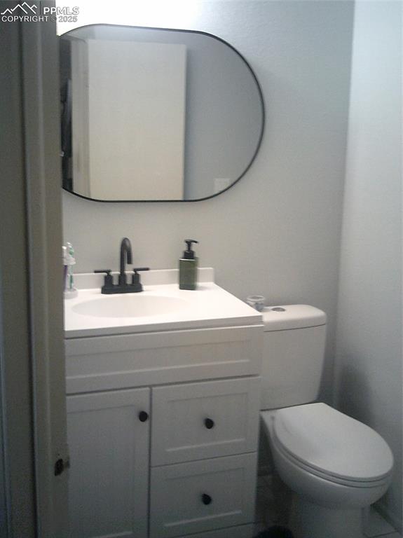 Image 17 of 30: View of full bathroom