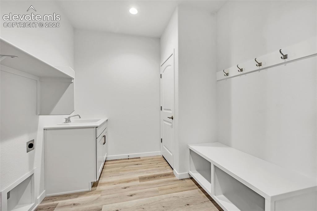 Image 15 of 23: Owners Entry