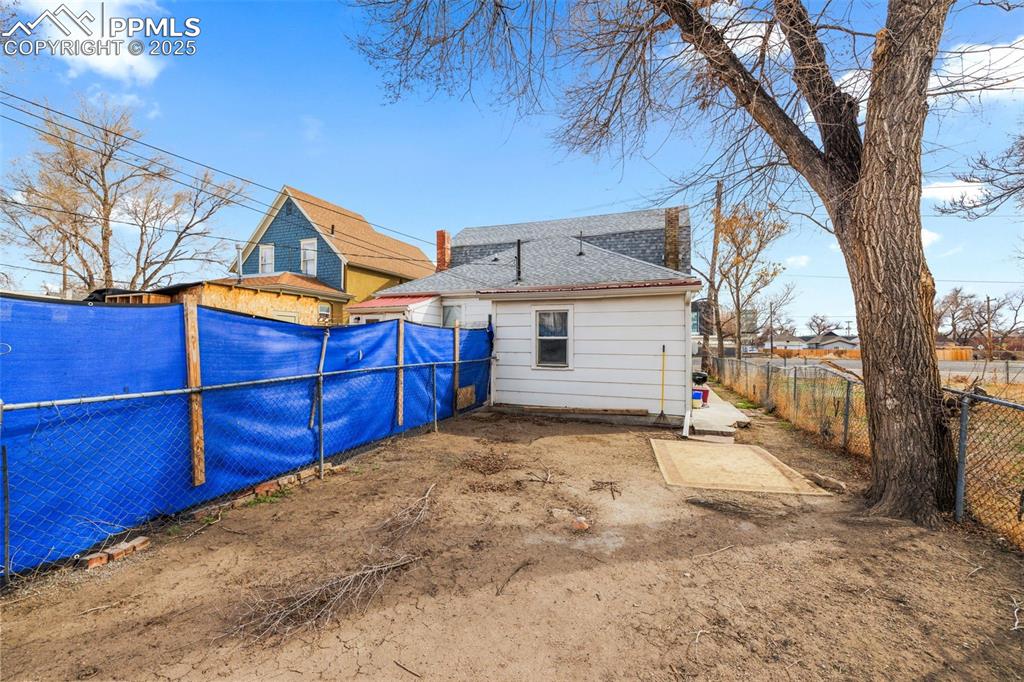 Image 49 of 50: Back of Structure
