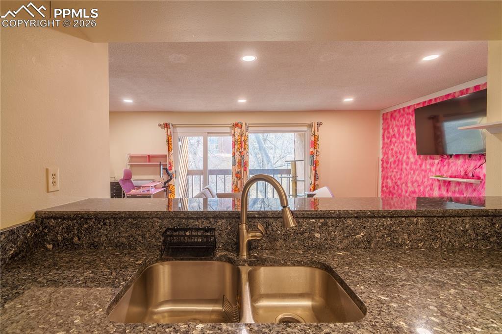 Image 6 of 13: Kitchen