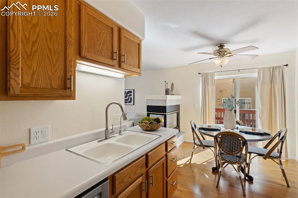 Image 13 of 35: Kitchen