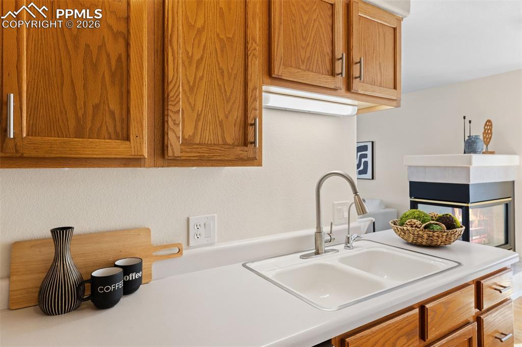 Image 15 of 35: Kitchen