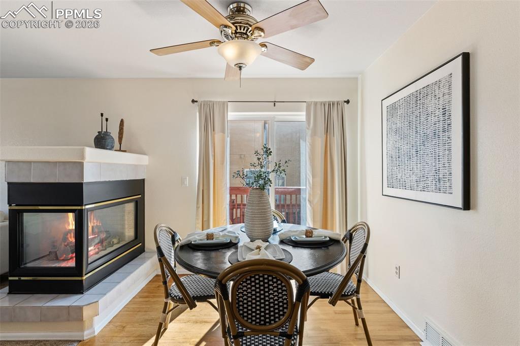 Image 18 of 35: Dining Area