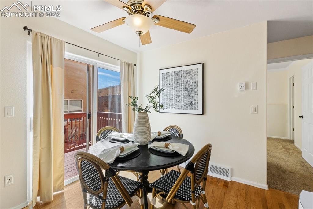 Image 19 of 35: Dining Area