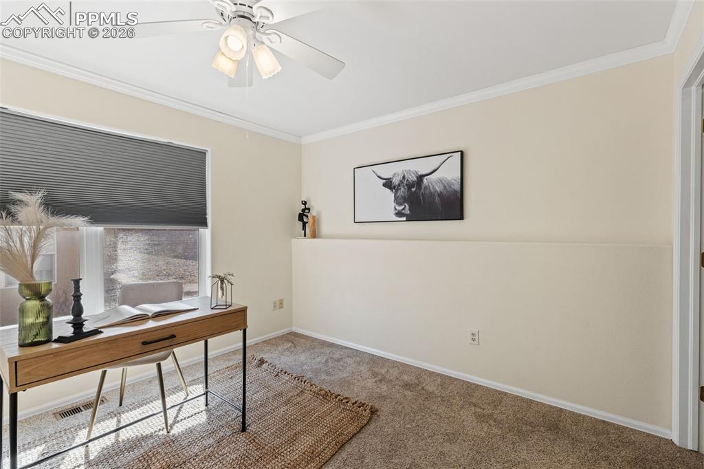 Image 27 of 35: Office