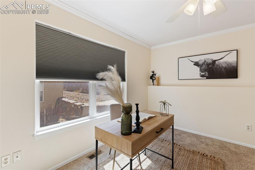 Image 28 of 35: Office